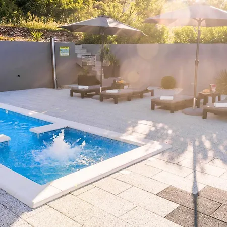 Nature Embrace Villa *
